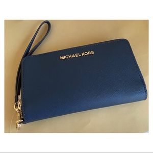 Michael Kors Wristlet wallet